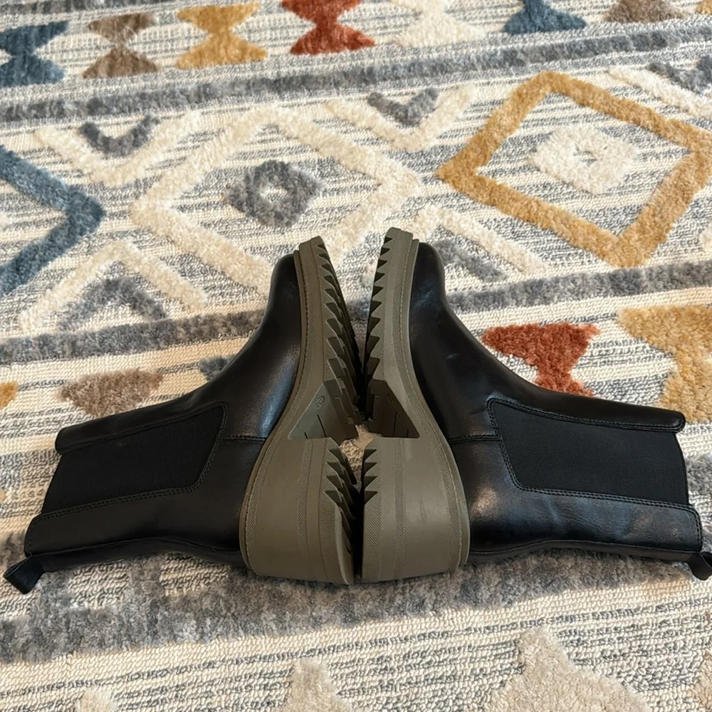 Vince Camuto Anikaaa Boots NEW! - Picture 6 of 8